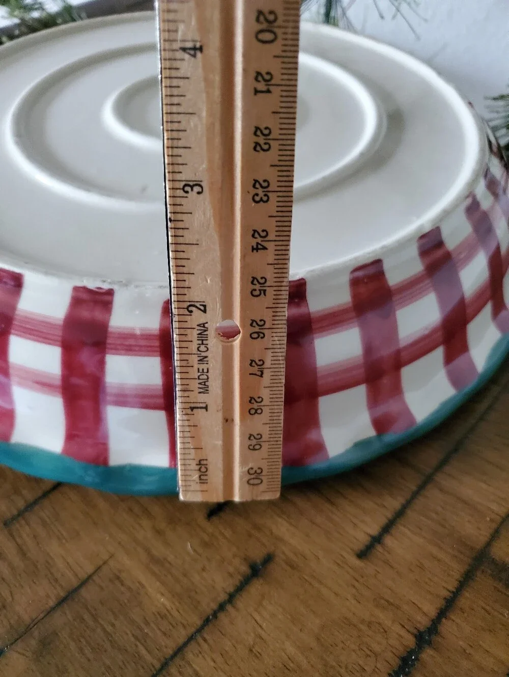 Design Pac Vintage Ceramic Plaid Fluted Holiday Pie Plate 10.5